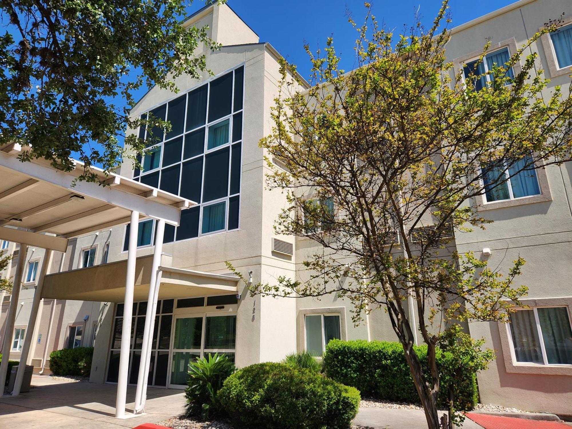 Baymont By Wyndham San Antonio Airport Hotel Ngoại thất bức ảnh