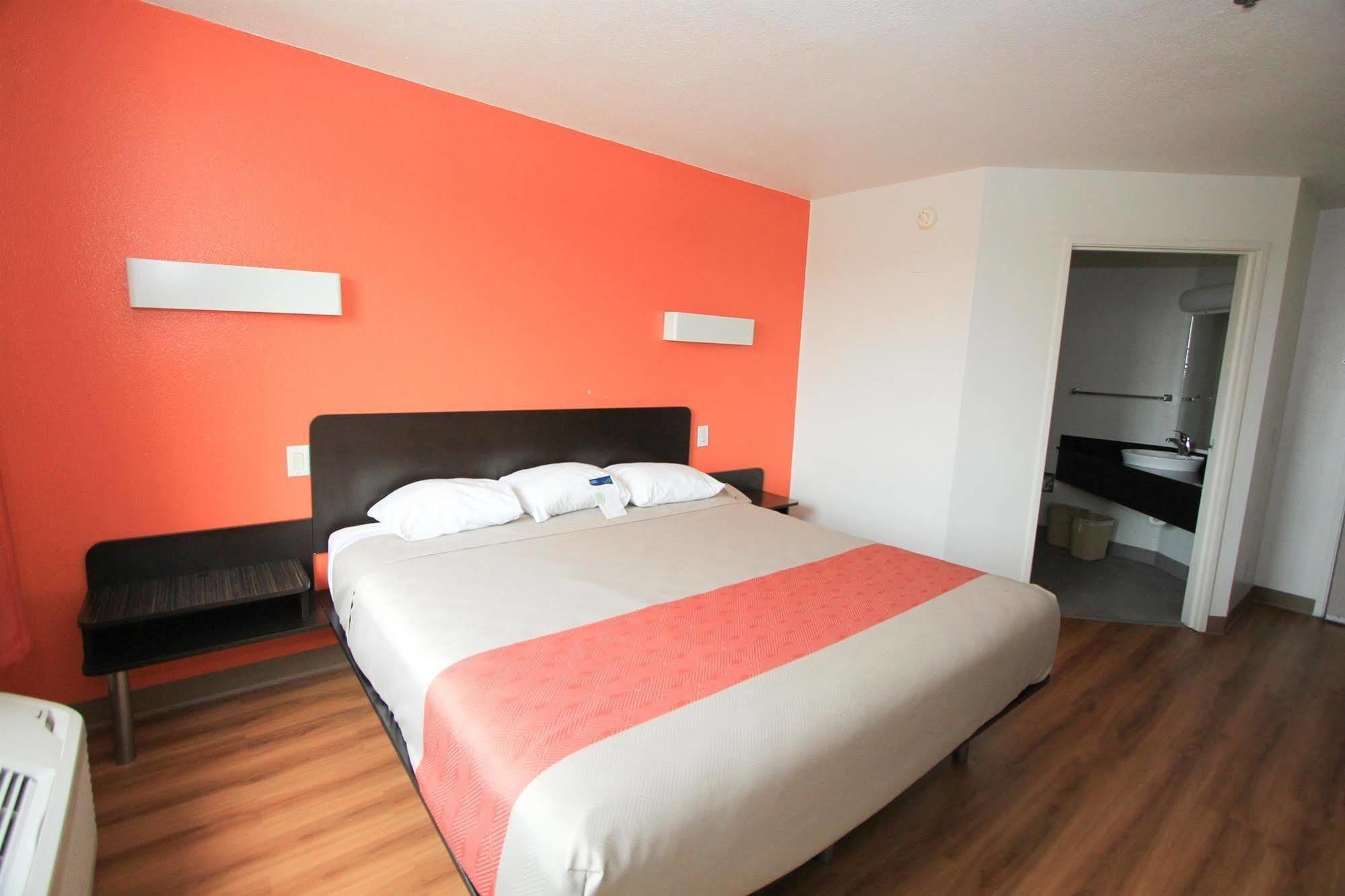 Baymont By Wyndham San Antonio Airport Hotel Ngoại thất bức ảnh