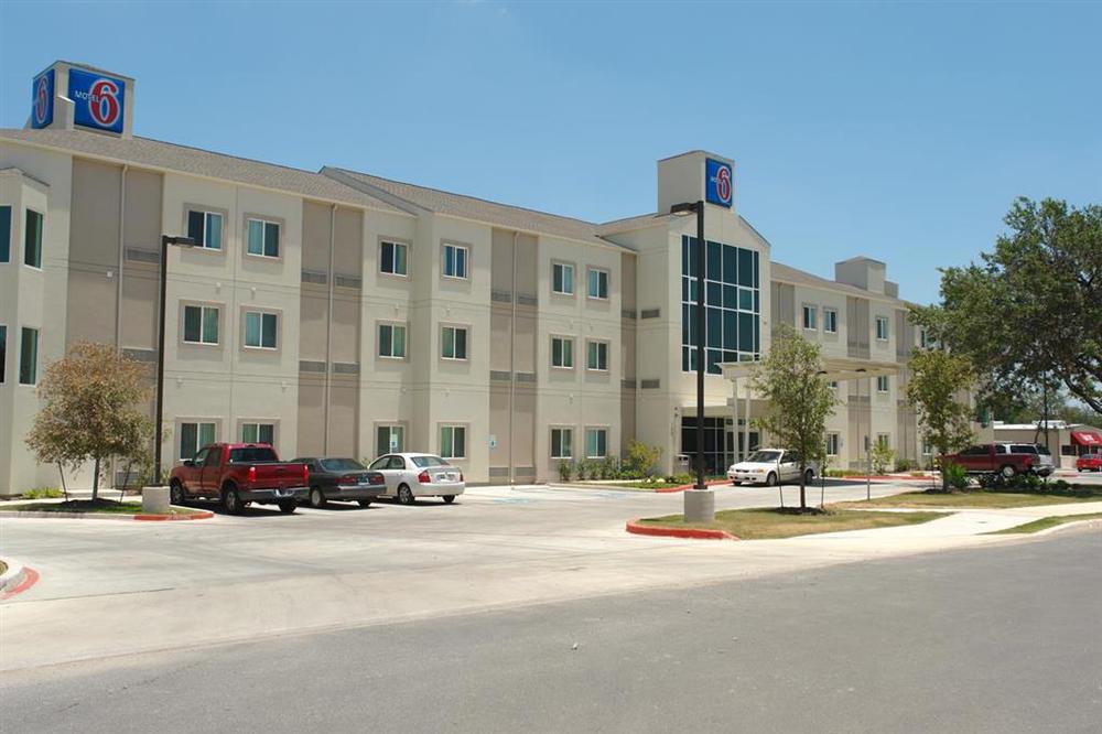 Baymont By Wyndham San Antonio Airport Hotel Ngoại thất bức ảnh
